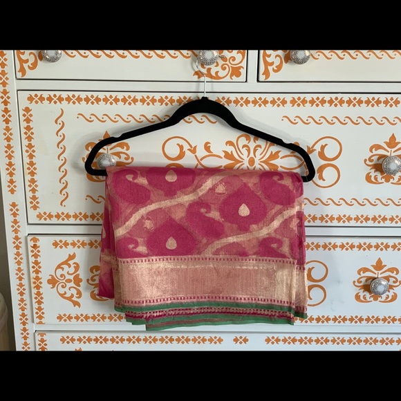 Saree & Blouse - Picture 6 of 7